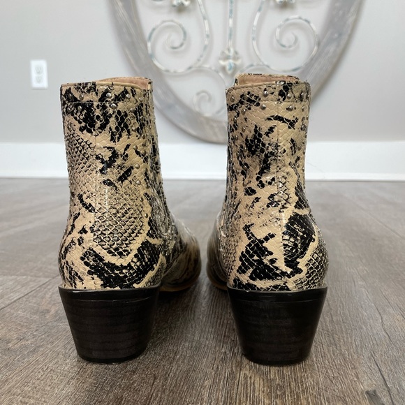 snakeskin booties - Picture 2 of 4